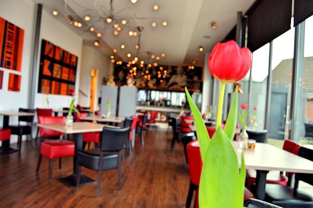 Hotel - Restaurant Uit De Kunst Вейлен Экстерьер фото